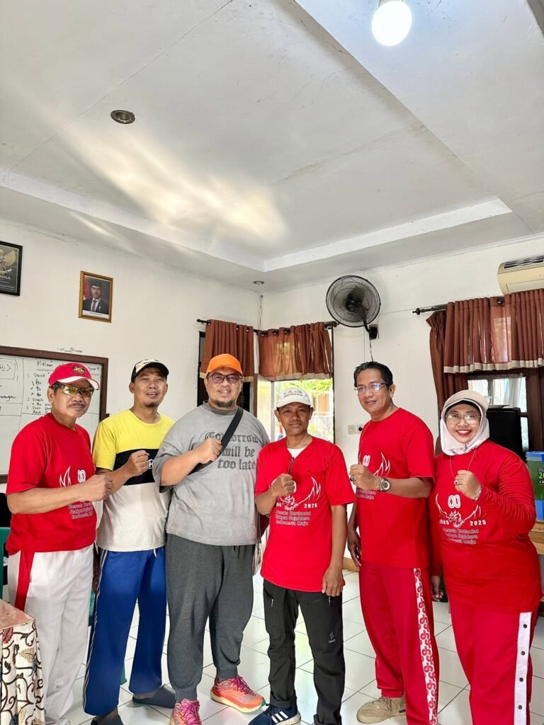 Jalan Sehat HUT RI ke-80 Bersama Warga RW 06 Kelurahan Kunciran