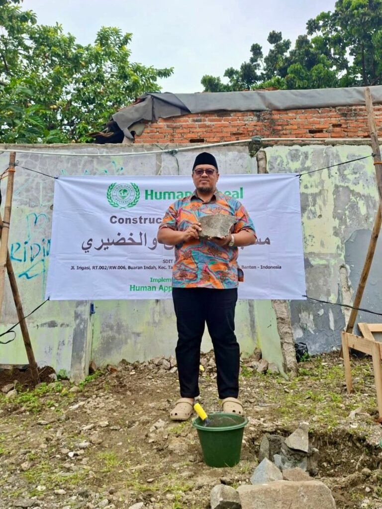 Pembangunan Masjid Fathurrahman, Wakaf Saudara Muslim dari Australia